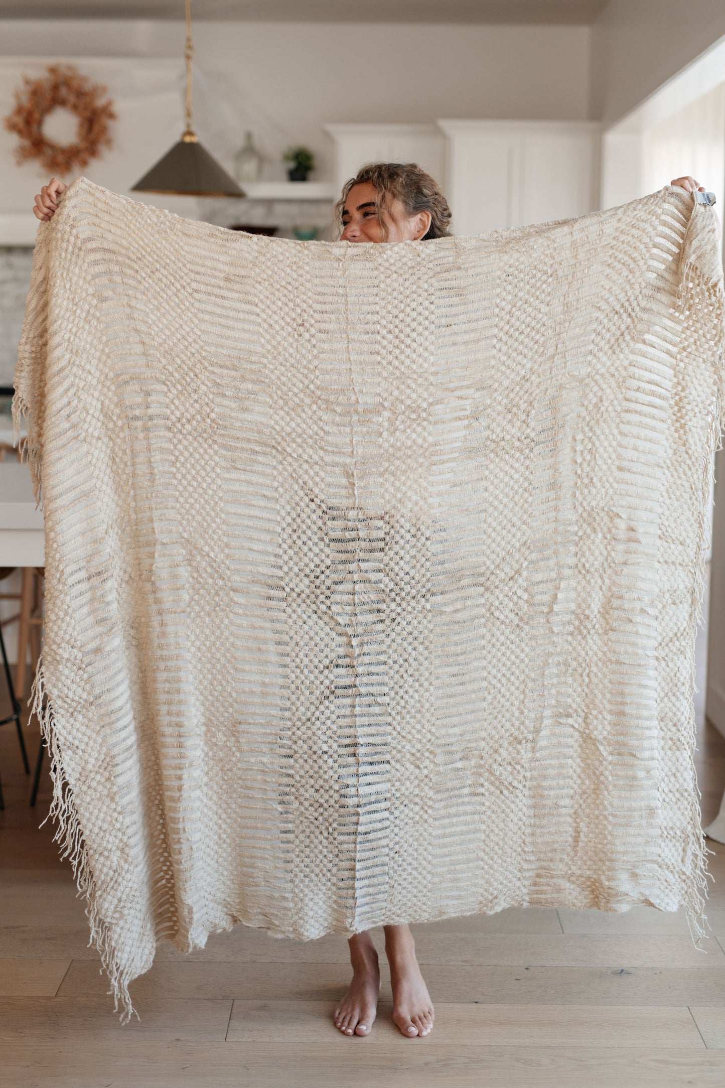 Beige Cuddle Blanket - Perfect for Snuggling Up!