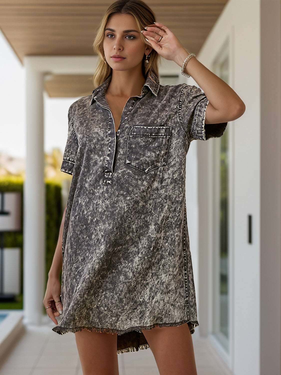 Chic Short Sleeve Denim Dress with Stylish Pocketed Collar