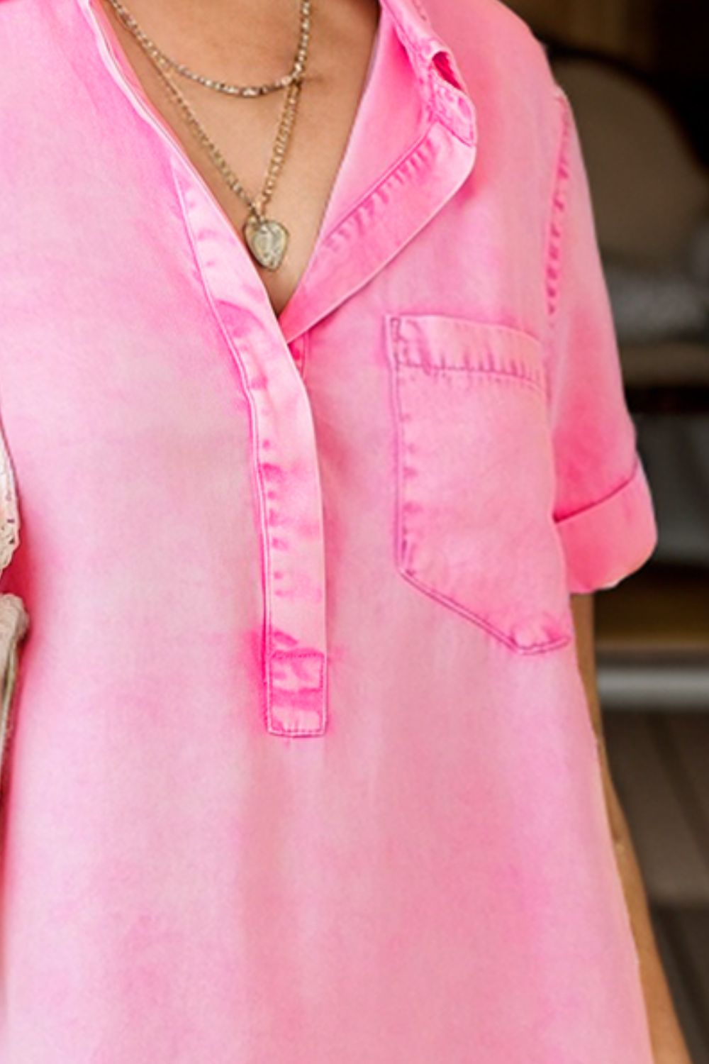 Chic Short Sleeve Denim Dress with Stylish Pocketed Collar