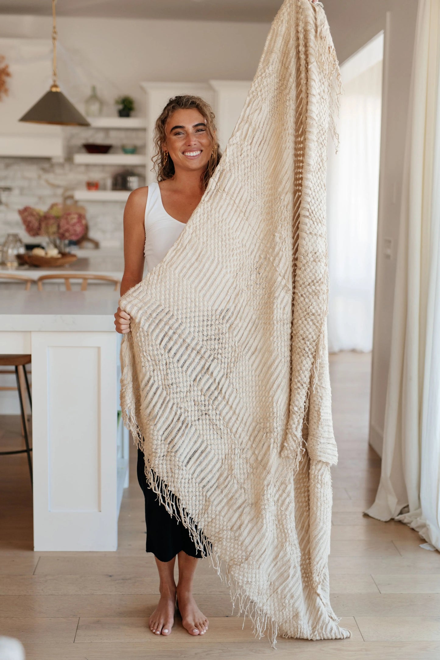 Beige Cuddle Blanket - Perfect for Snuggling Up!