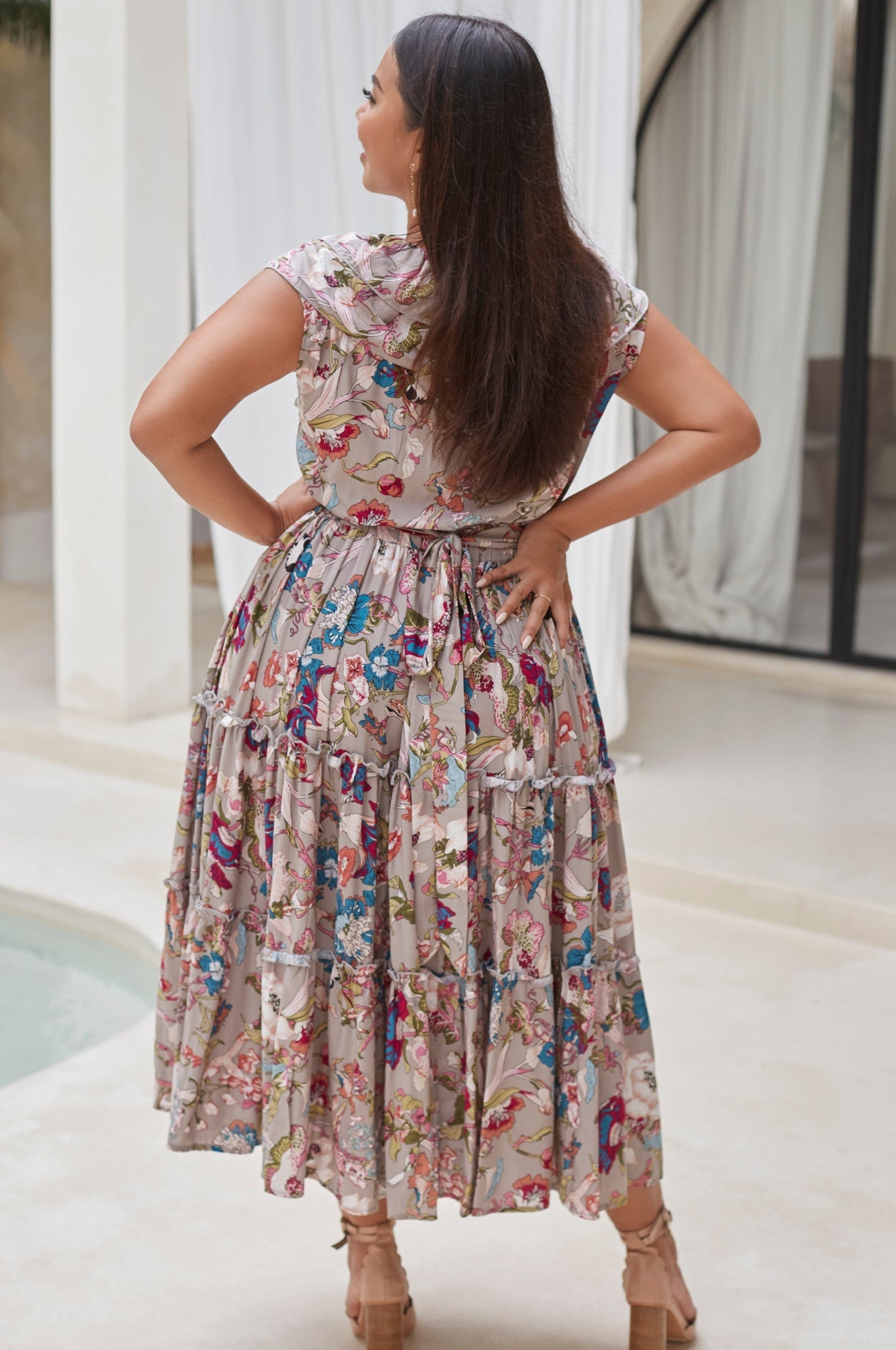 Charming Ruffle Midi Dress for a Timeless Look