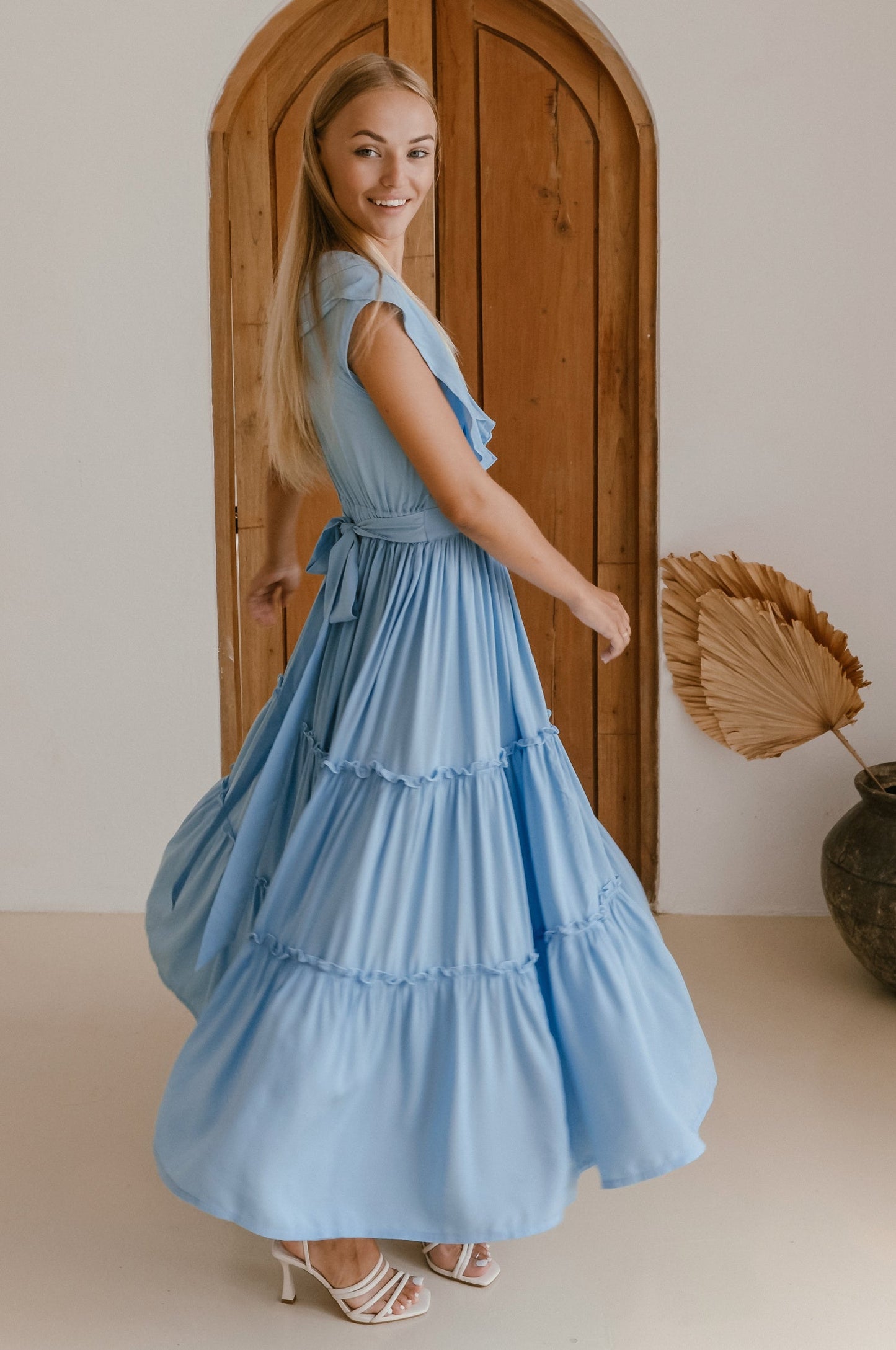 Charming Ruffle Midi Dress for a Timeless Look