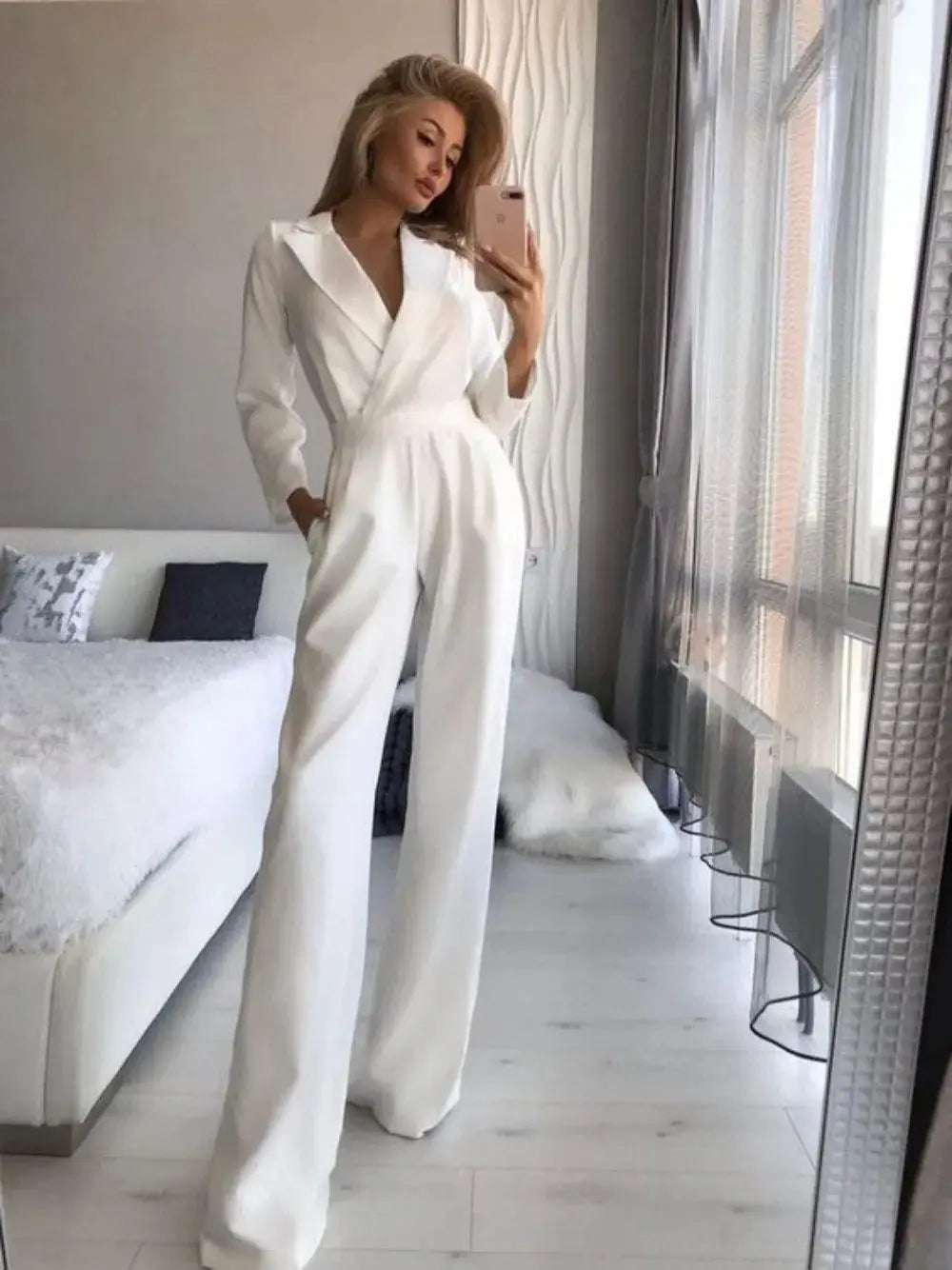 Chic & Elegant Tailored Women's Jumpsuit with Long Sleeves and Flowing Wide Legs