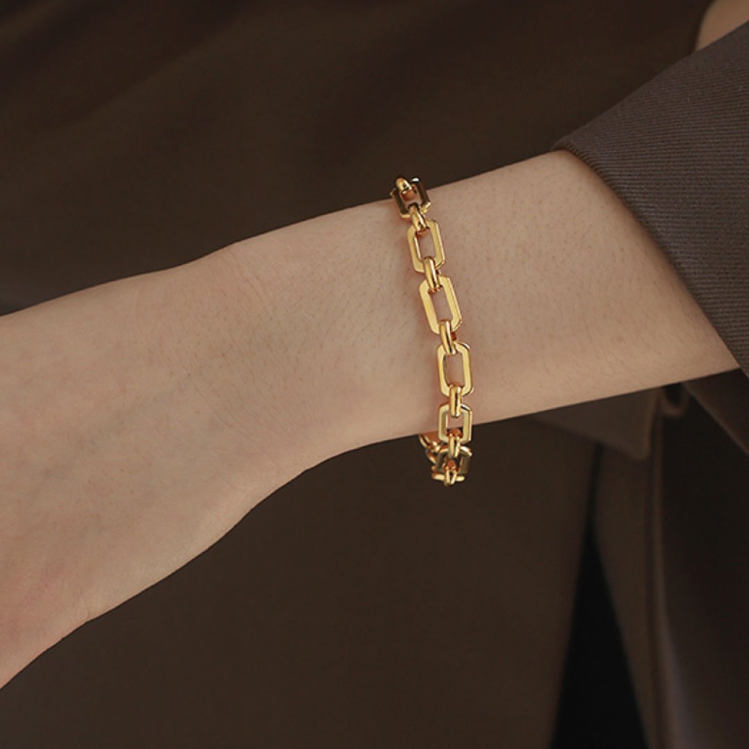 Elegant Willow Bracelet for Timeless Style