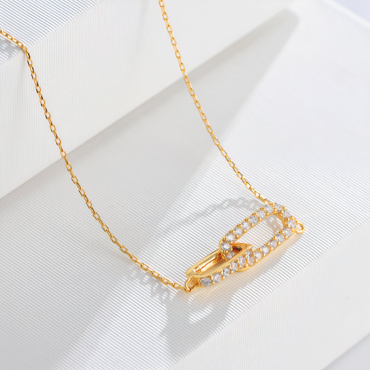Elegant Necklace for a Dazzling Touch
