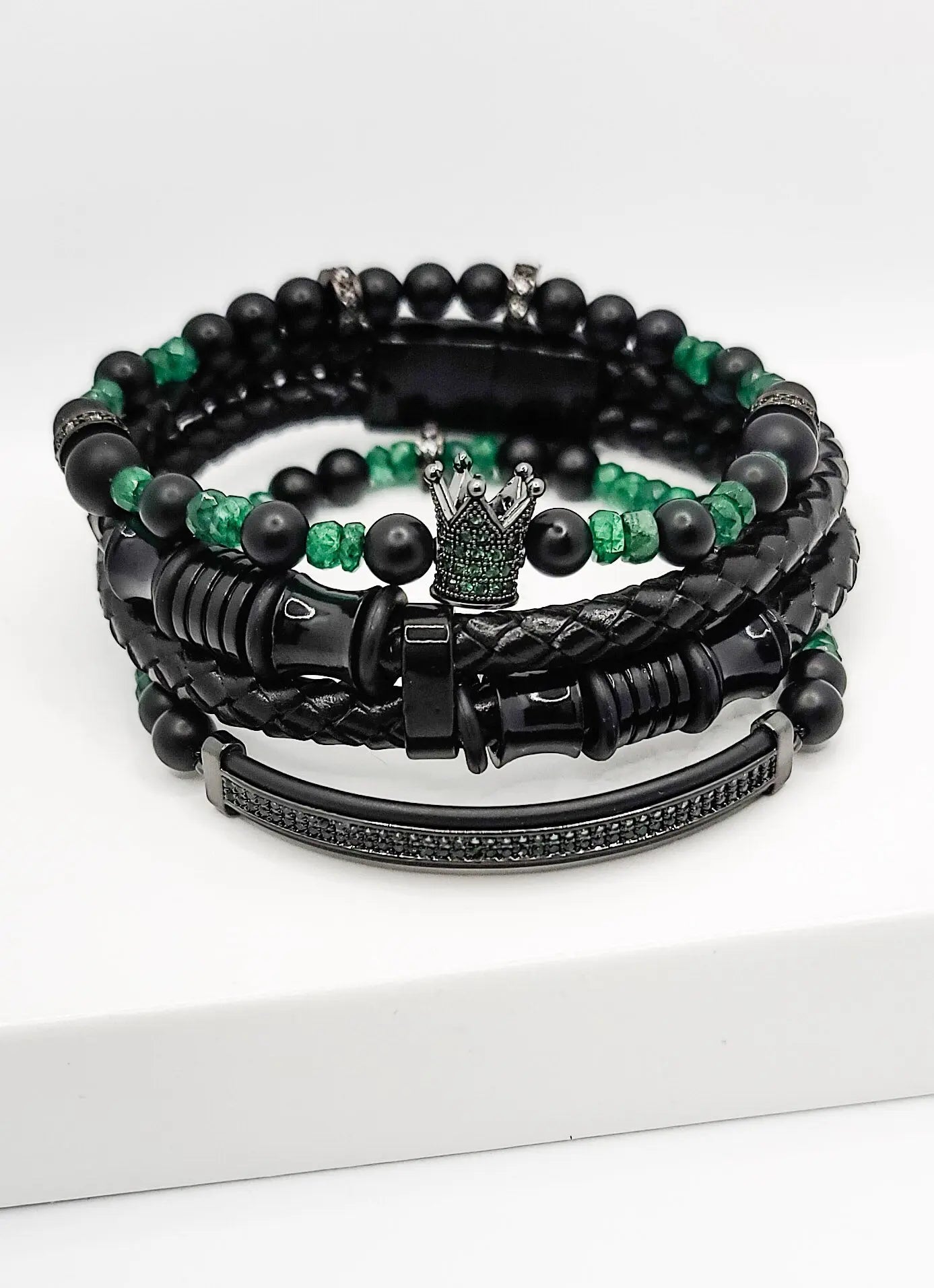 Exquisite Emerald Stone Bracelet Collection