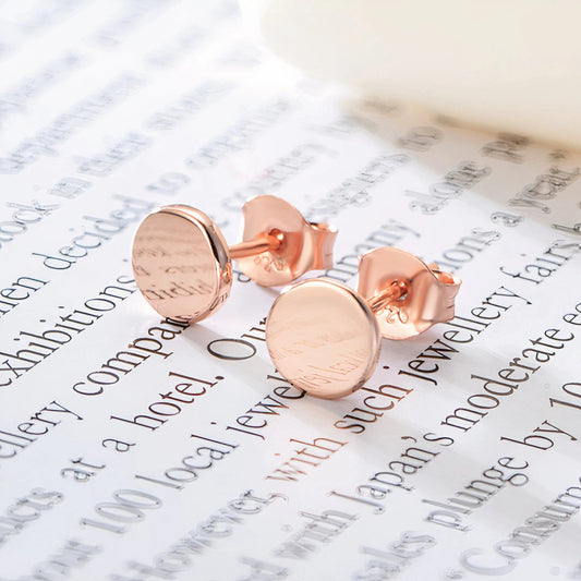 Elegant Earrings for a Touch of Glamour
