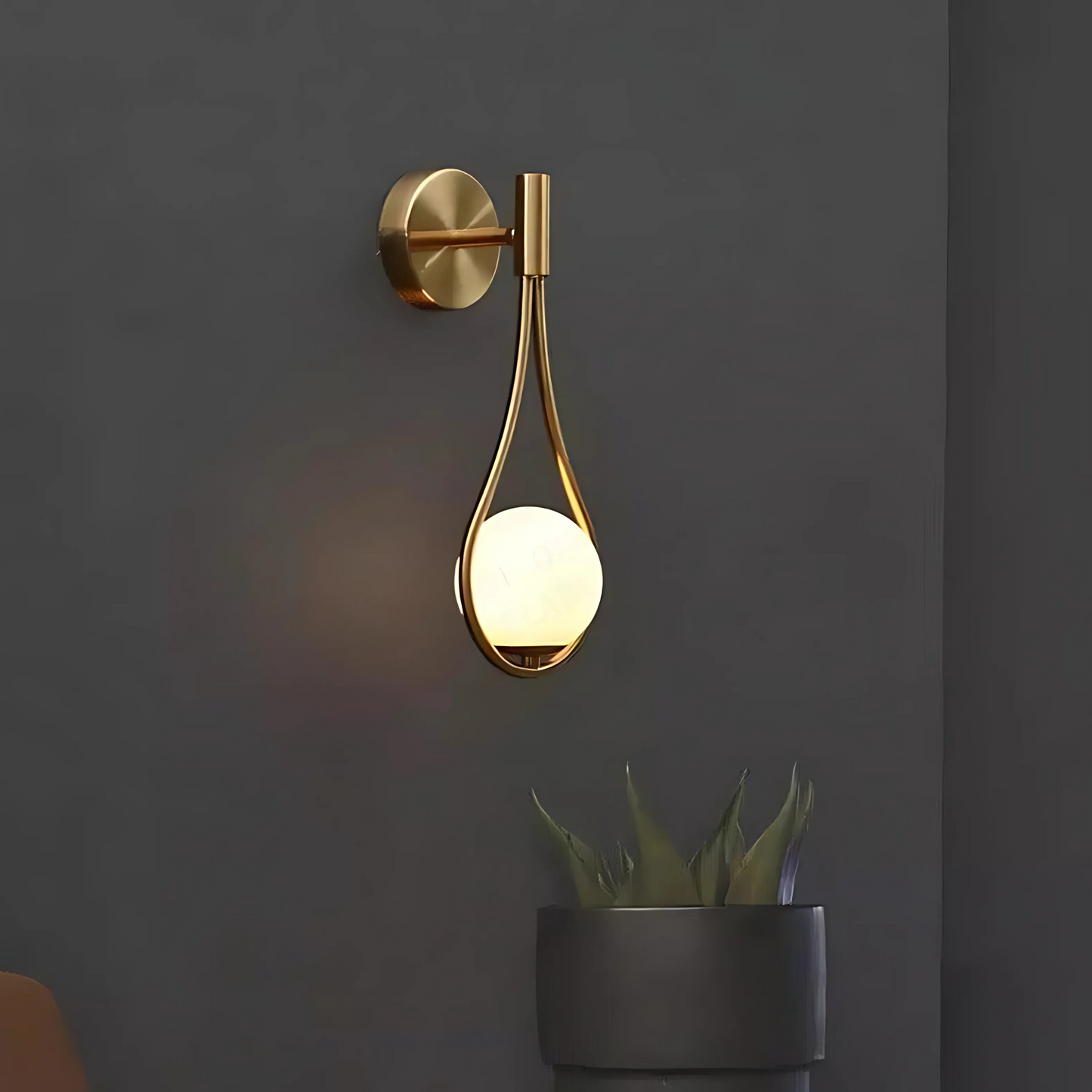 Stylish Drop-Shaped Wall Lamps - Illuminate Your Home with Elegance